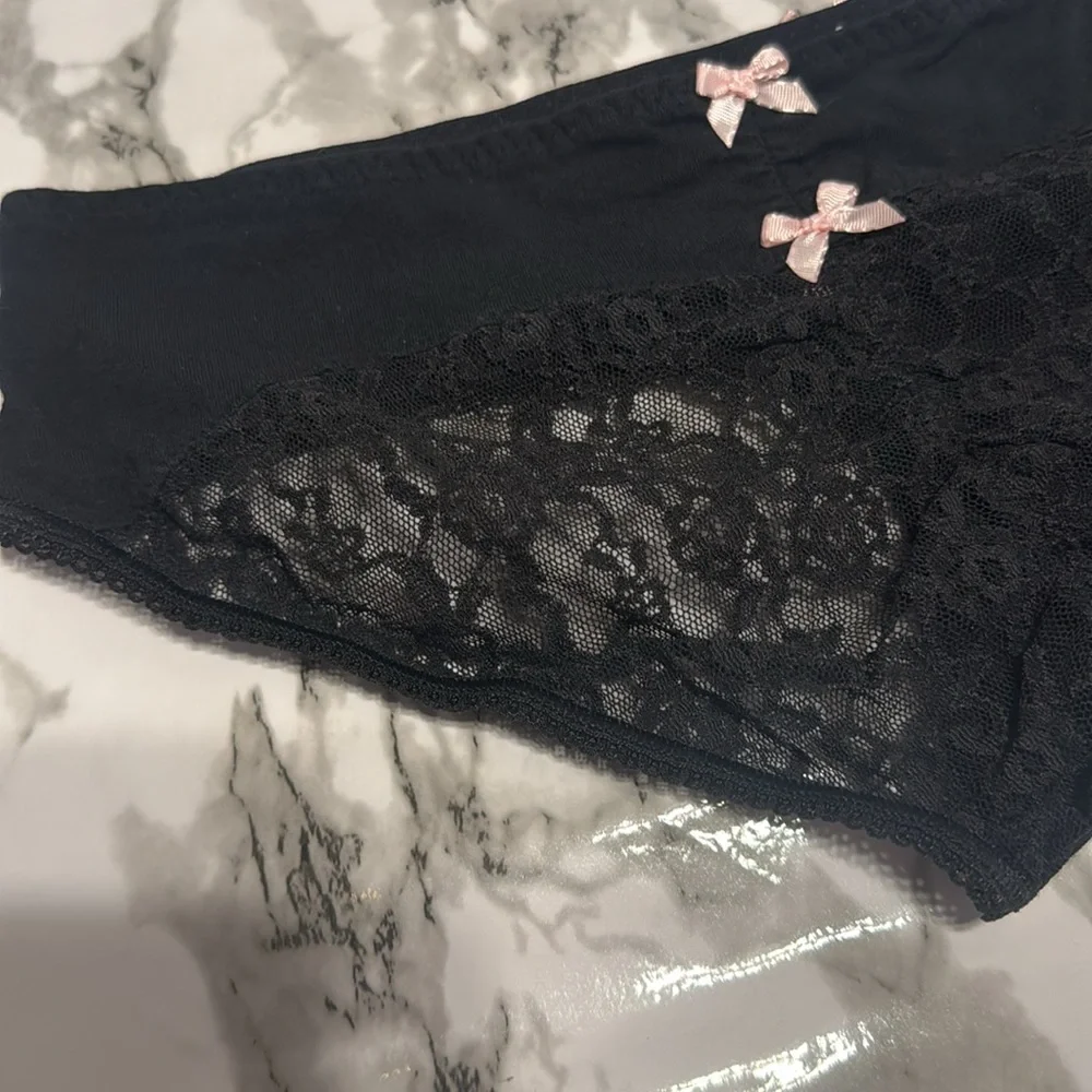 Victoria’s Secret Y2K Black Lace Trim Panties with Pink Bow size small